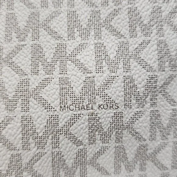 Michael Kors, the Jet Set Signature Logo Small Flat Crossbody Bag - Picture 5 of 12